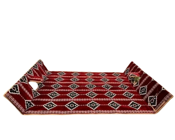 جلسة عربية لـ 4 أشخاص