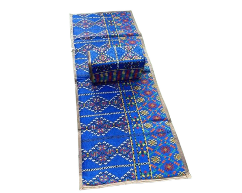 بساط مع مخدة