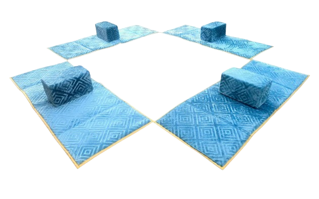 مدة أرضية زرقاء (4 فرش 4 تكايات)