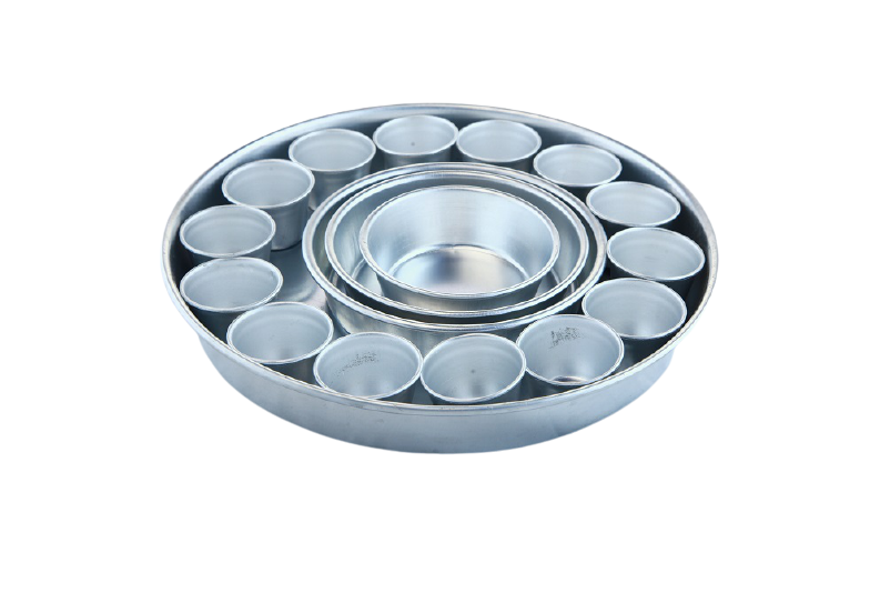 Aluminum breakfast tray with additional plates