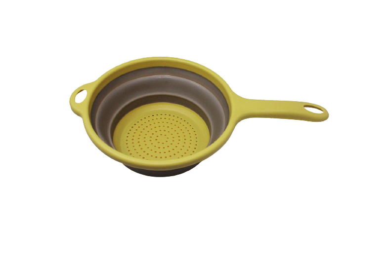 Collapsible plastic strainer